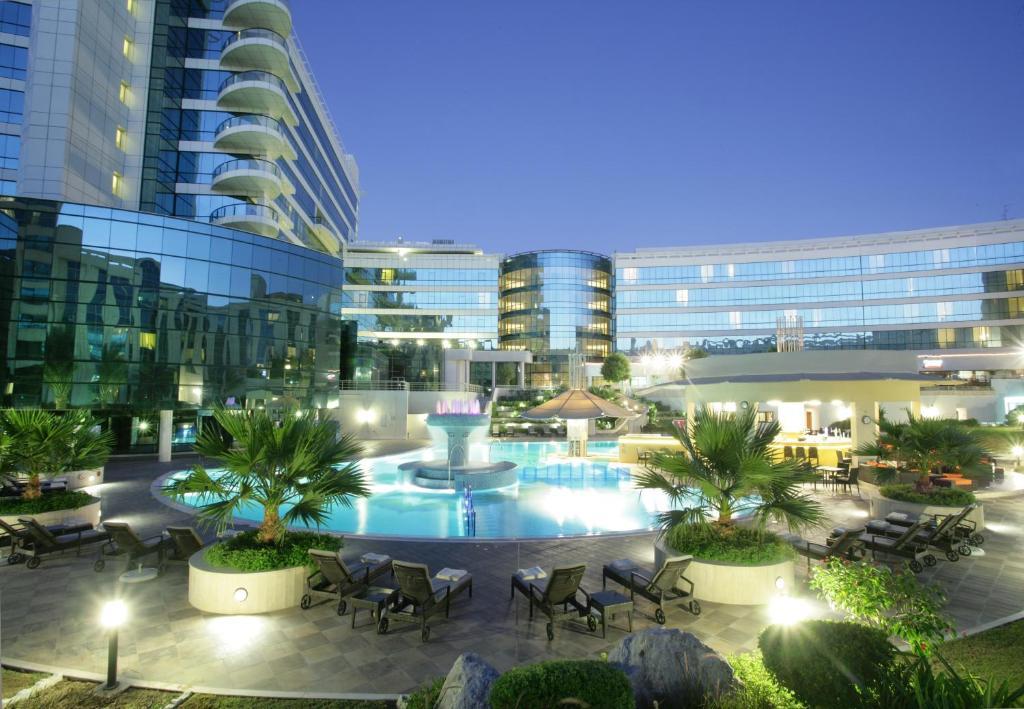 Millennium Airport Hotel Dubai Exterior photo